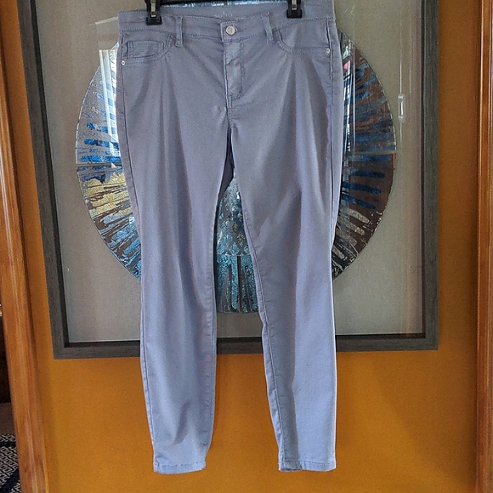 NEW YORK AND COMPANY GRAY SOTO JEANS